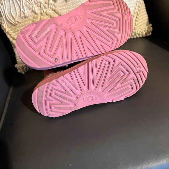 Pink shimmer cheetah Ugg boots - Picture 4 of 6